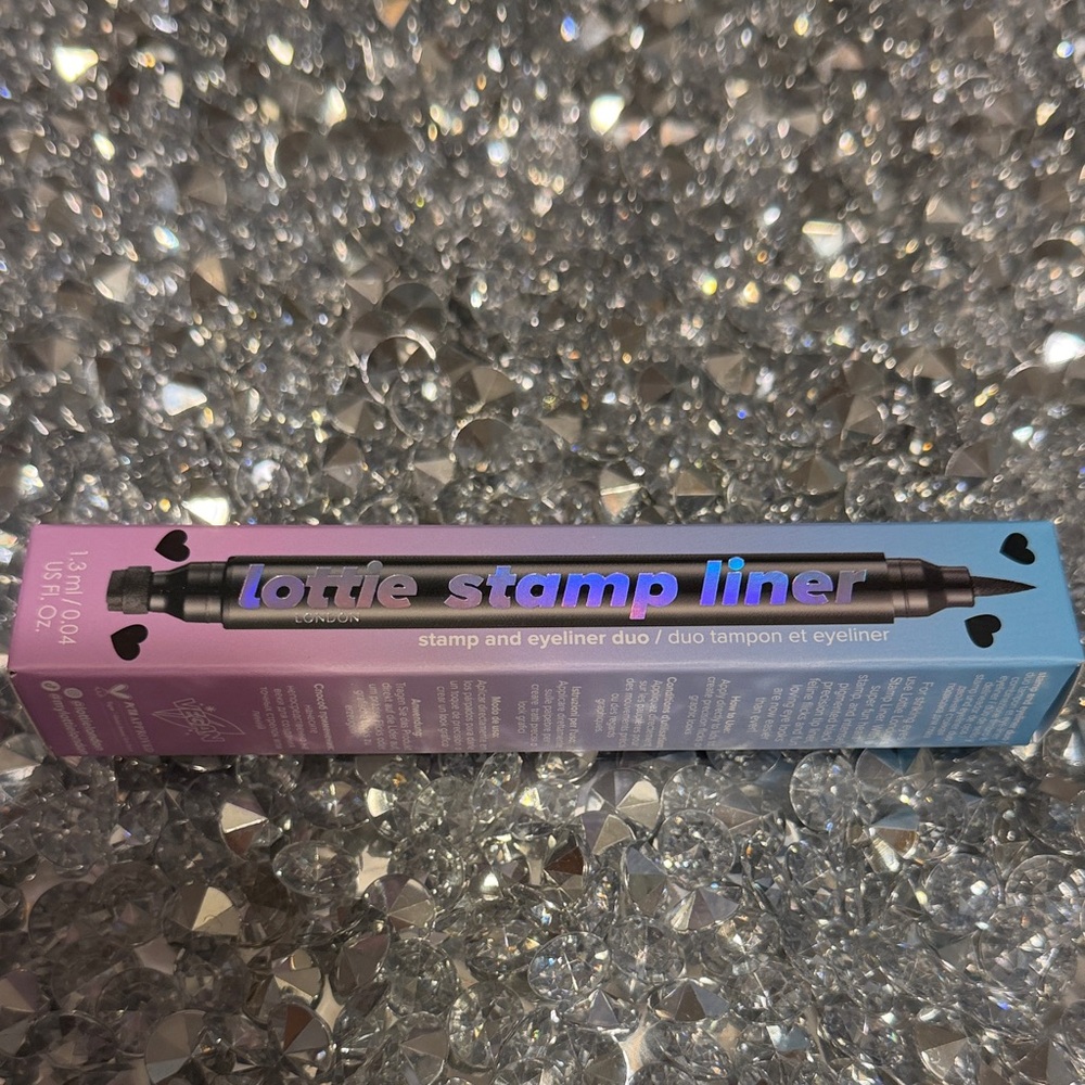 Lottie London Stamp Liner - Black